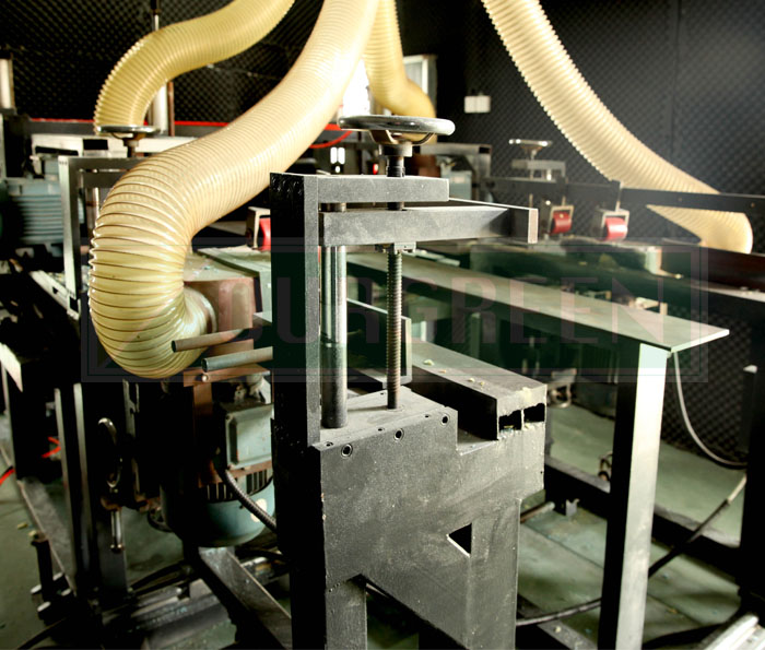 擠塑板設(shè)備